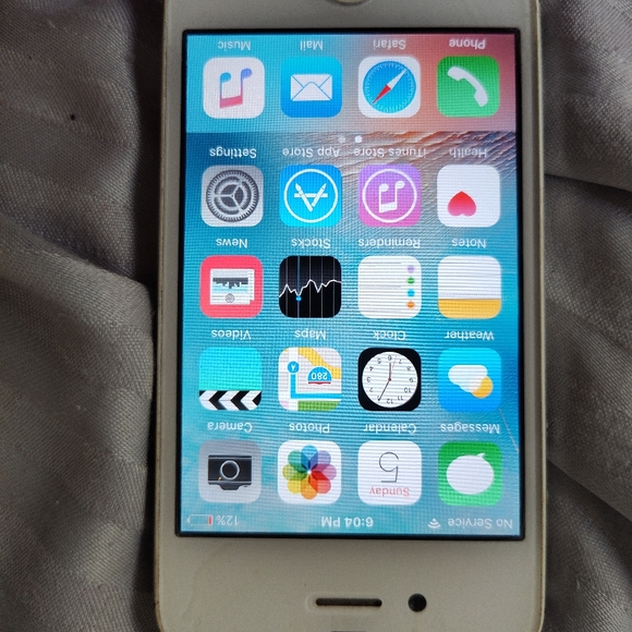 Iphones 4s Great Condition, Works Great - Picture 14 of 16